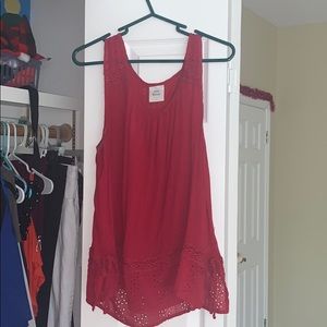 CUTE red lace flowy tank top!